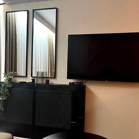 Top Apartment Prishtine Bagian luar foto
