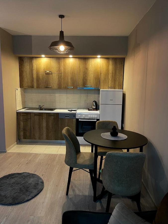 Top Apartment Prishtine Bagian luar foto