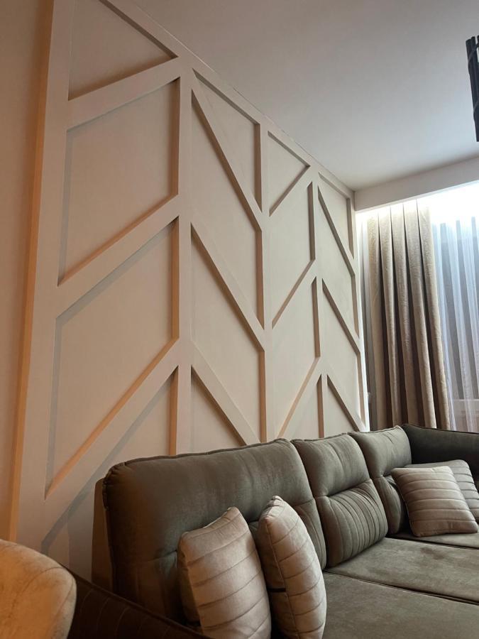 Top Apartment Prishtine Bagian luar foto