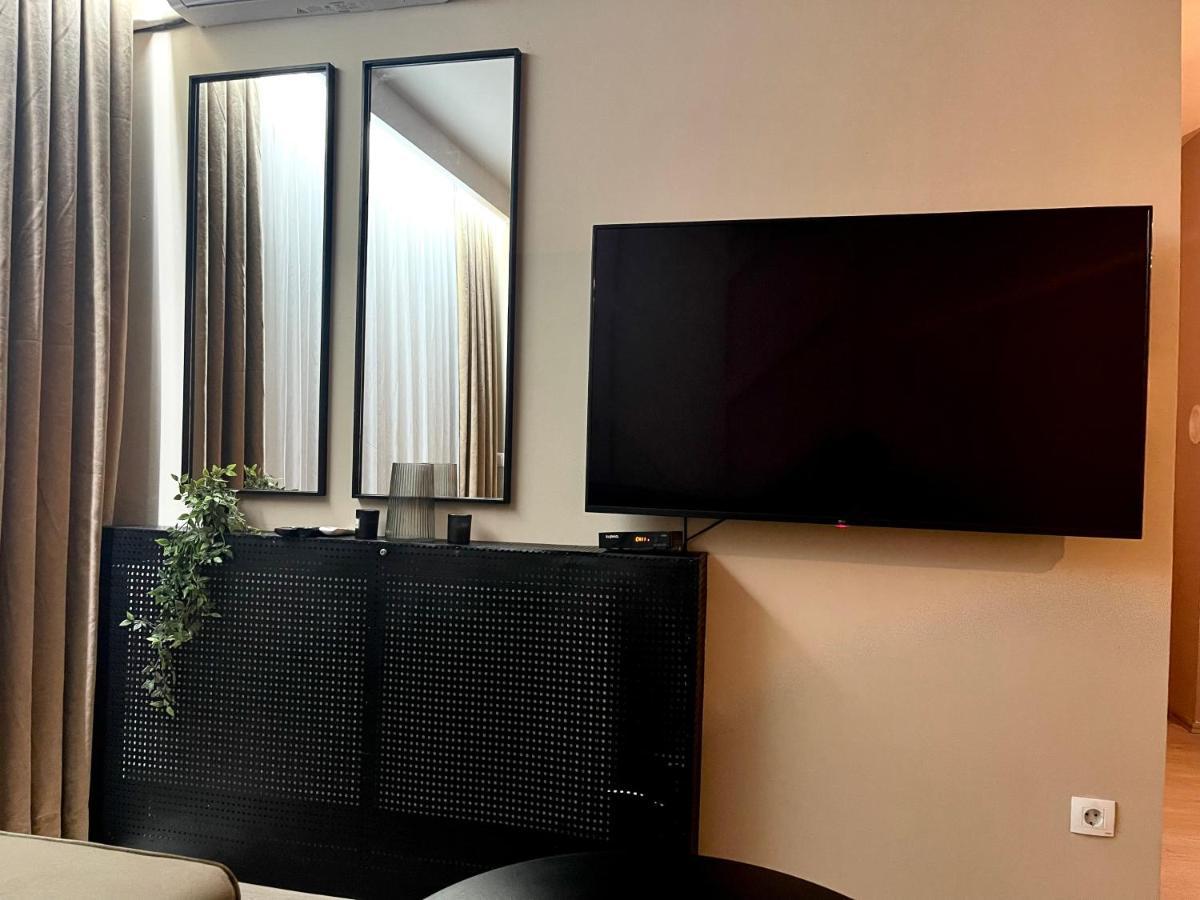Top Apartment Prishtine Bagian luar foto