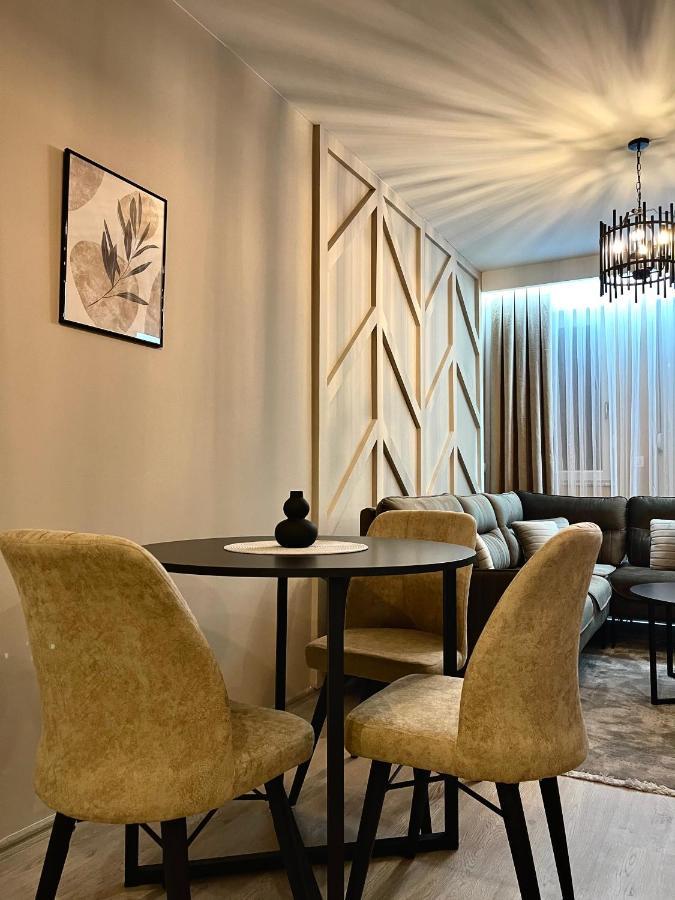Top Apartment Prishtine Bagian luar foto