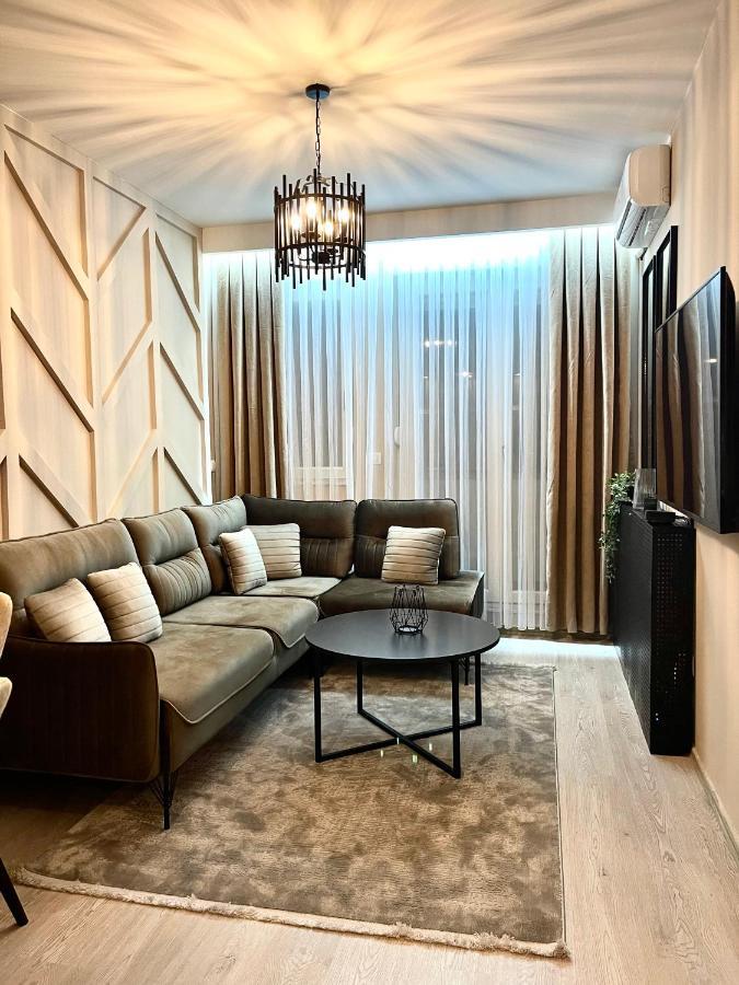 Top Apartment Prishtine Bagian luar foto